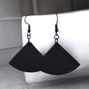 5 For $25💫Black Fan Suede Dangles Earrings